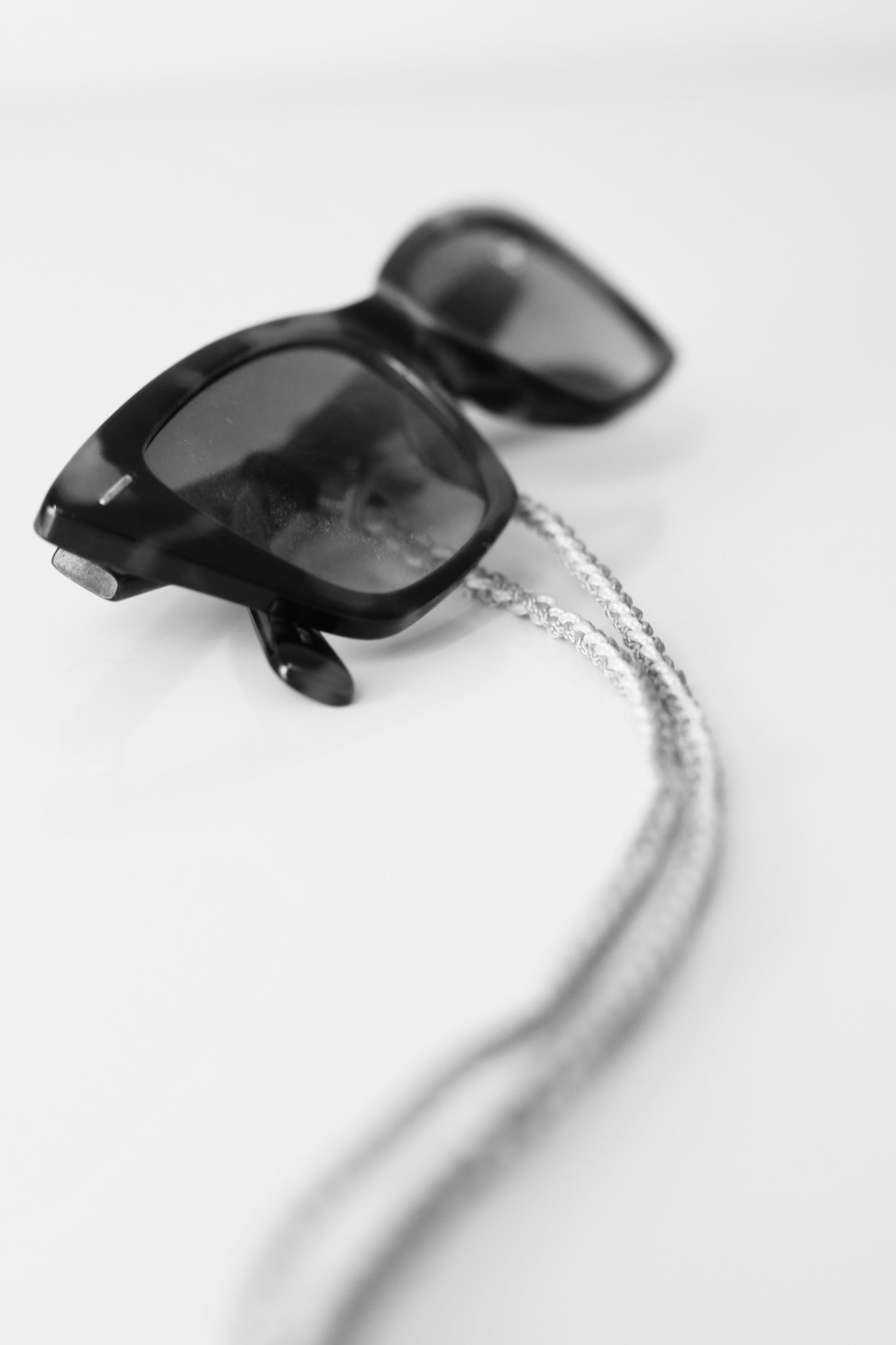 (Sonnen-)Brillenkette