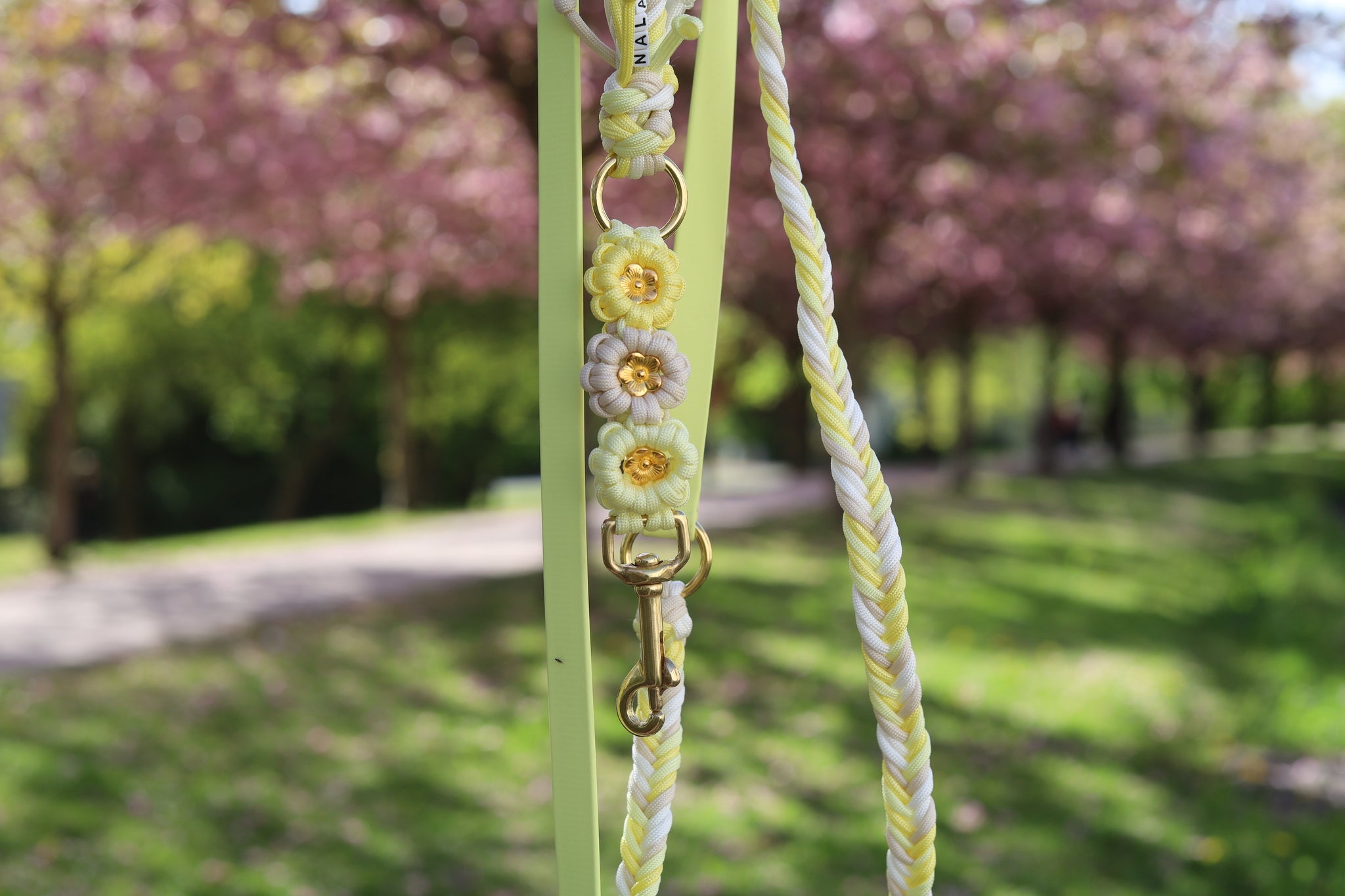 Nala's Flower Sway